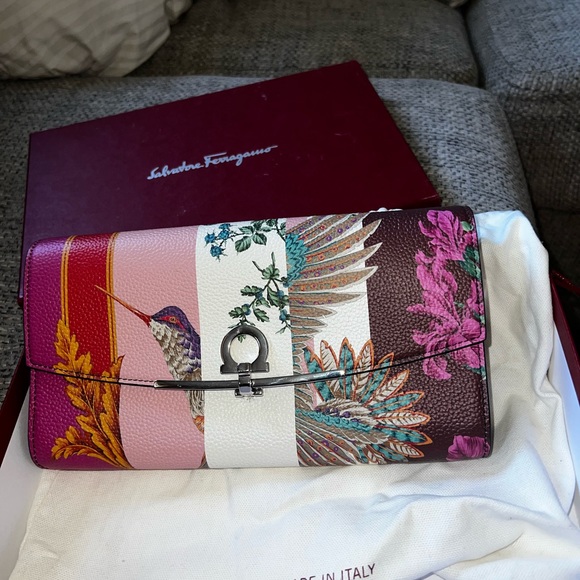 Colorful Salvatore Ferragamo clutch - Picture 7 of 7
